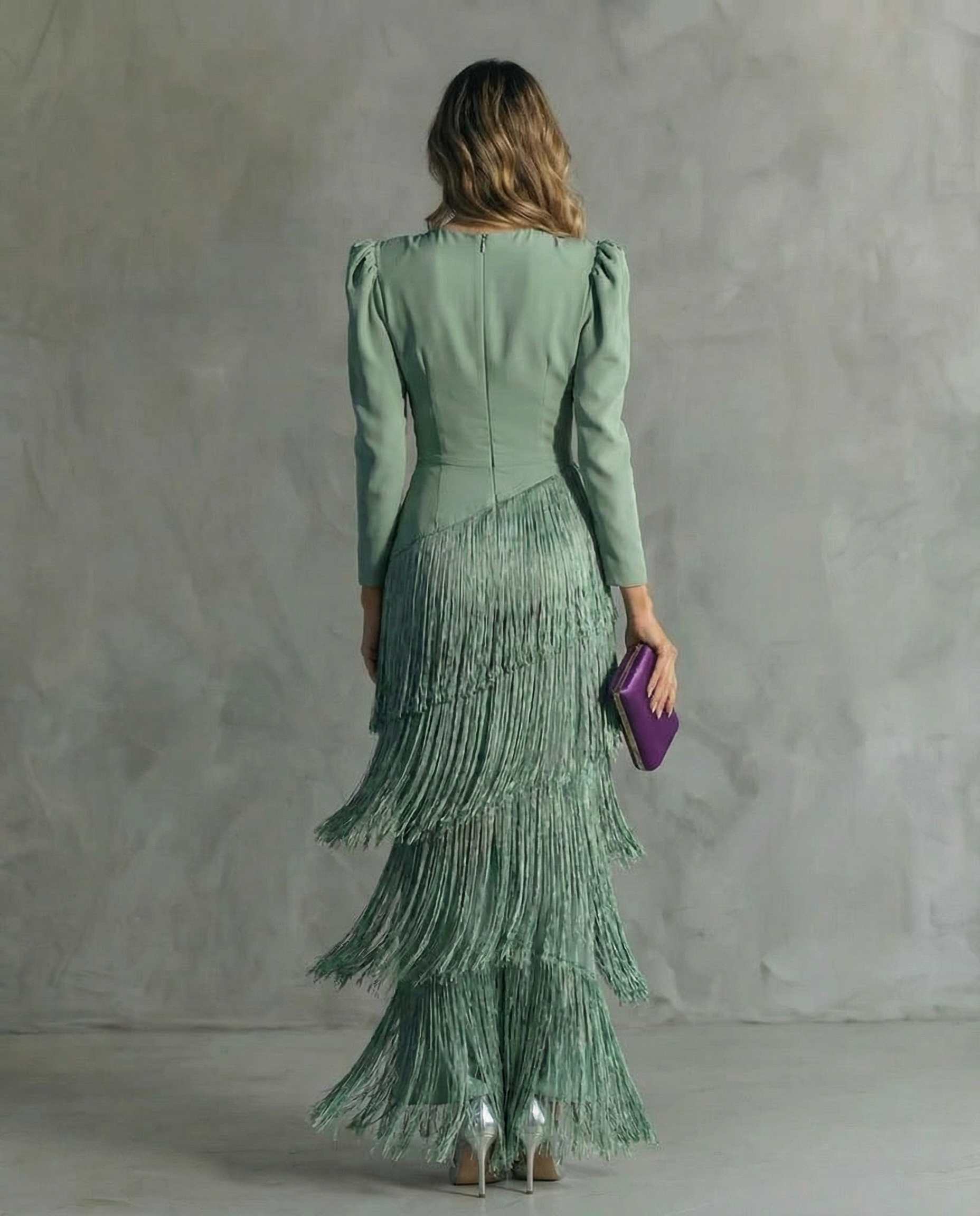 Clara · Abito elegante con maniche con frange